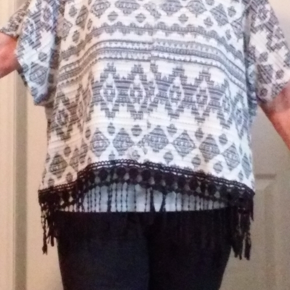 Boho Fringed Poncho - Picture 3 of 5